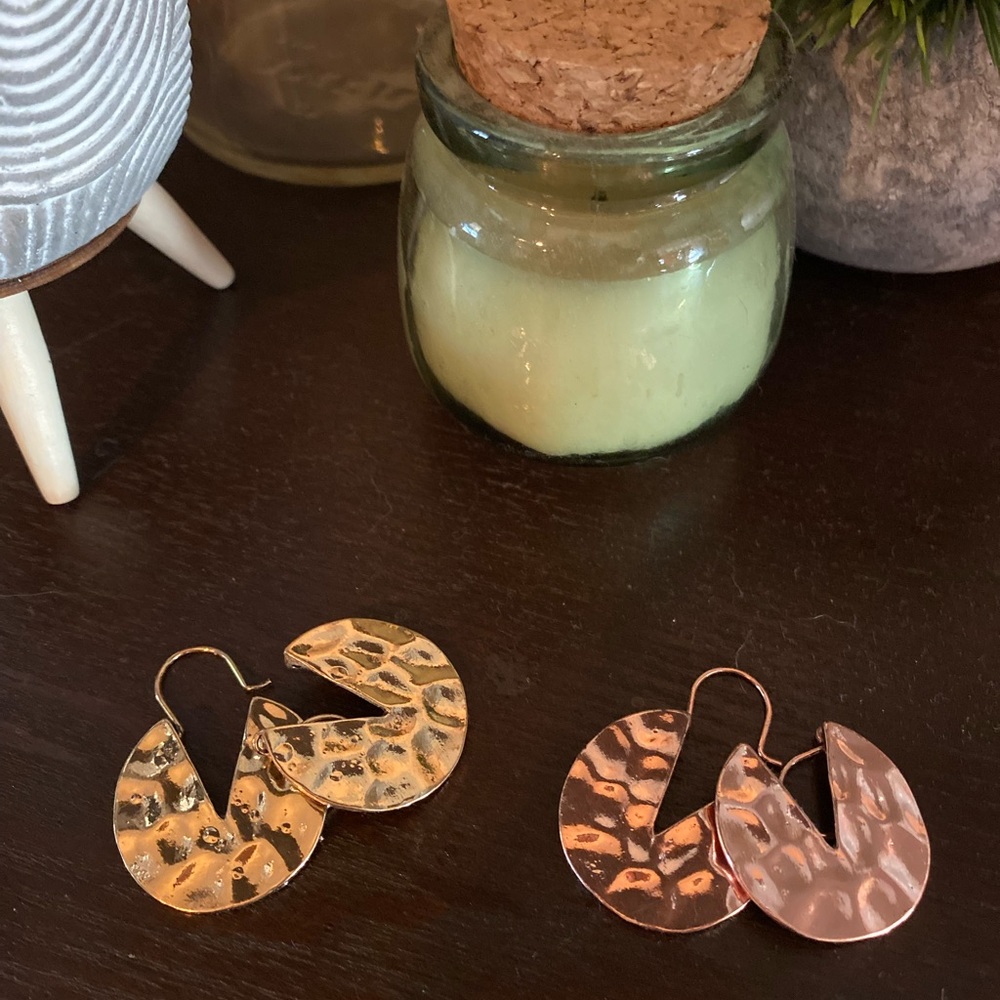 2 pairs of earrings - gold and rose gold. Never worn! Great condition!